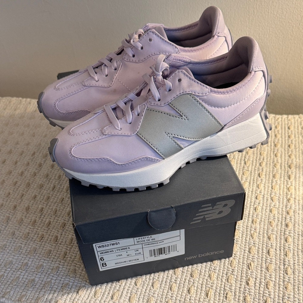 New Balance Women's Sneakers - Lavender and Silver